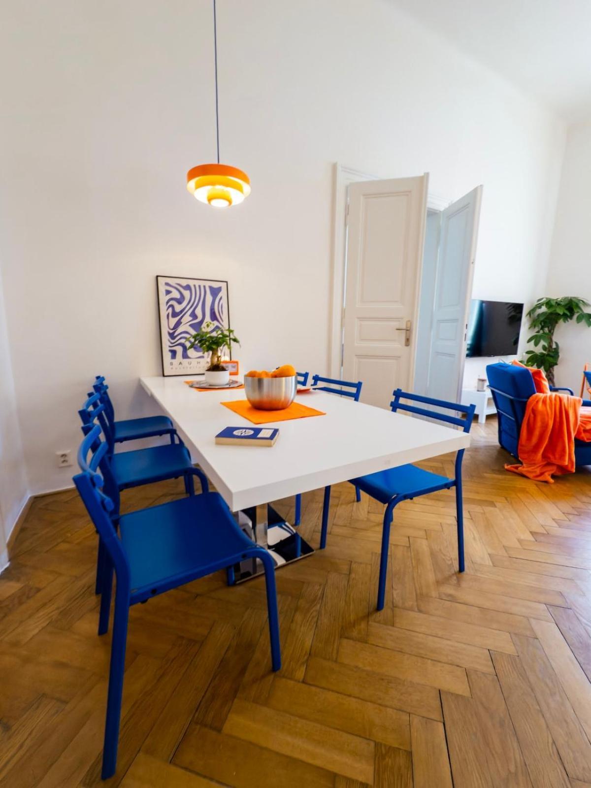The Funkhaus - Blue And Orange Experience Praga