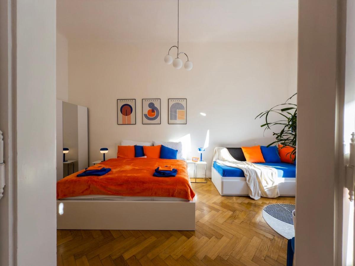 The Funkhaus - Blue And Orange Experience Praga